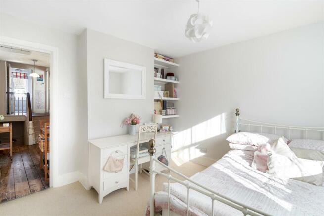 bedroom 2 (2).jpg