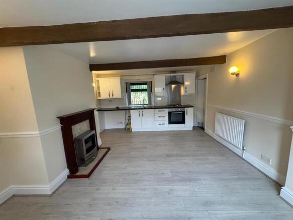 2 bed House to rent Image 4
