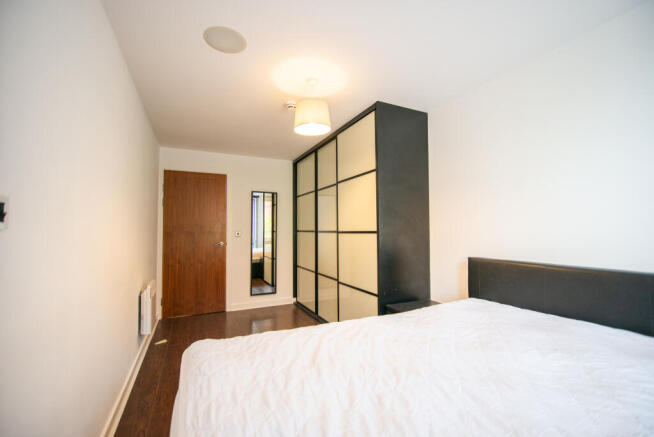 2 bed Flat to rent Image 7