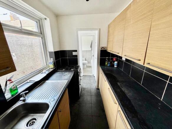 3 bed House to rent Image 4