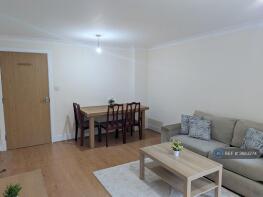 Flat 2, 3, York Road, Woking GU22 7EN
