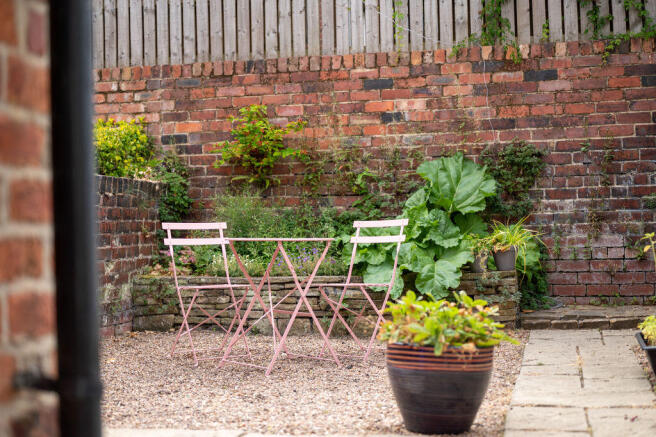 3 bed Terraced for sale Image 10