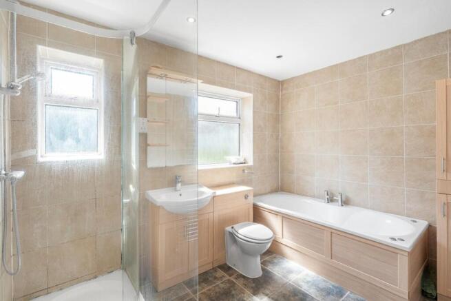 4 bed Semi-Detached for sale Image 5
