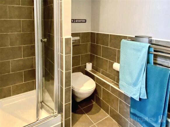 2 bed Apartment for sale Image 6