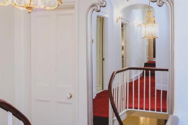 8309394-interior03v2.jpg