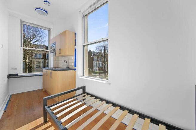 RCFB- flat 10 132 shepherds bush road- reception 4