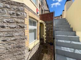 17b, Lord Street, Penarth CF64 1DD