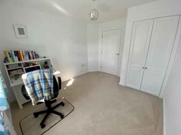 Bedroom 2 Wardrob...
