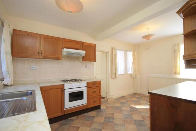 FITTED KITCHEN