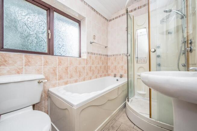 3 bed Semi-Detached for sale Image 10
