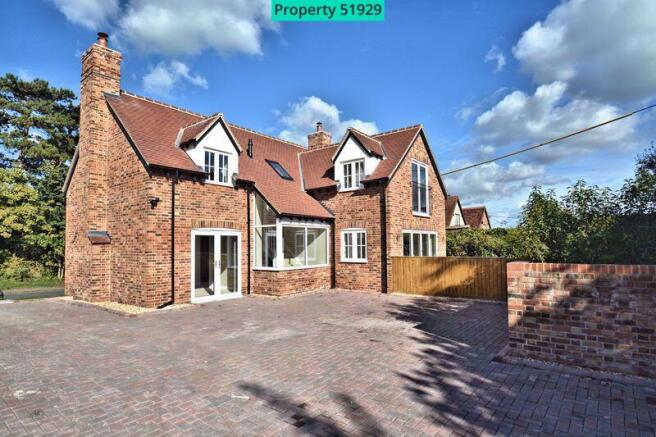 Driveway with private parking