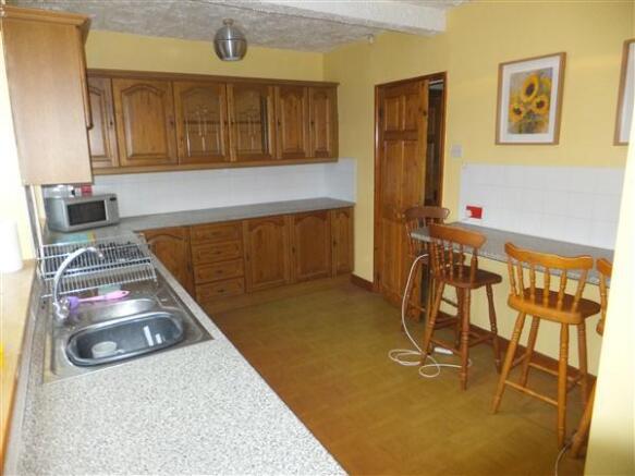 Kitchen: