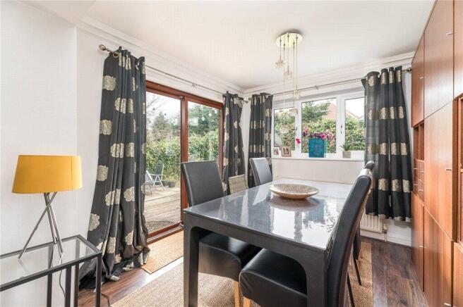5 bed Detached for sale Image 5