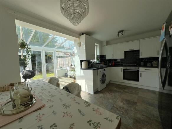 Kitchen/Dining Room