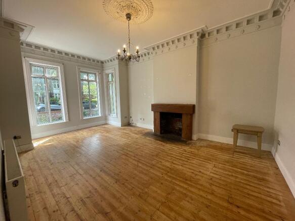 5 bed Detached for sale Image 5