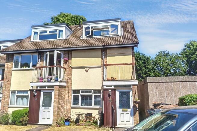 27 Harriet Way, Bushey, Hertfordshire, WD23 4JH
