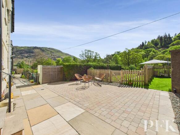 Rear Patio to Garden