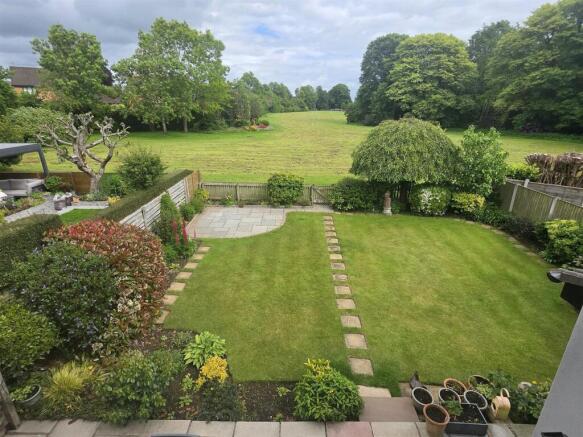 Woodlands Crescent, High Legh photo 2