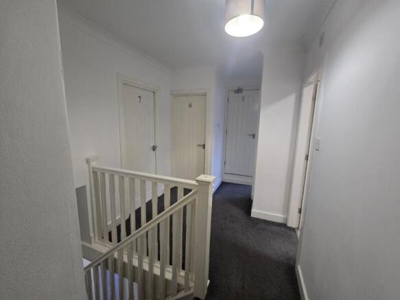 1 bed House Share to rent Image 12