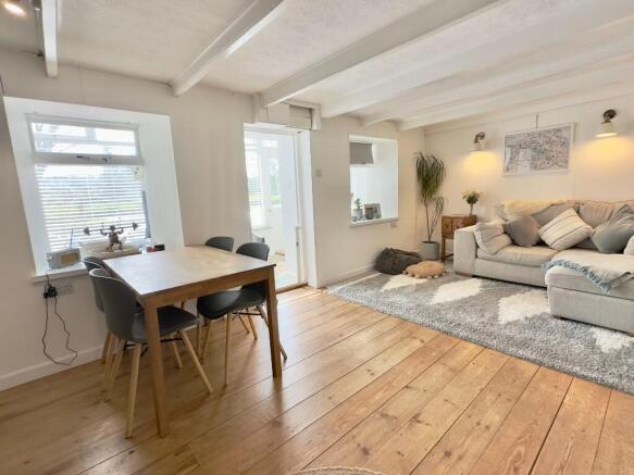 Lounge/Dining Room