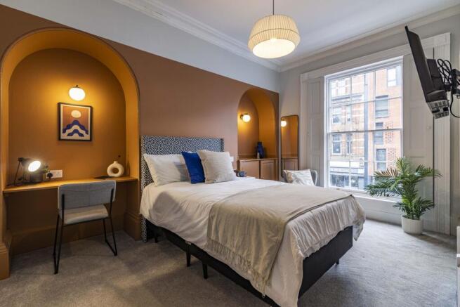 6 Double Bedrooms with En-suite