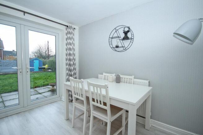 11 Fleming Walk COTTINGHAM (14)_lzn.jpg