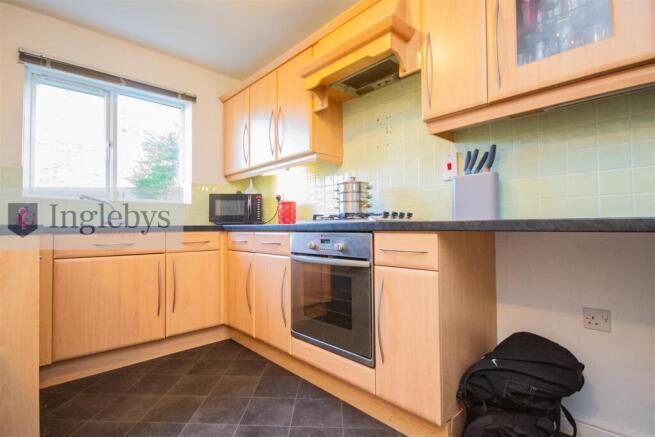 4 bed Detached for sale Image 8