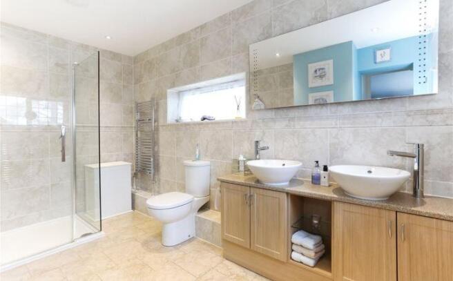 En Suite Bathroom