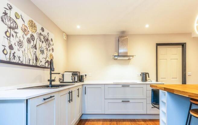 3 bed Semi-Detached for sale Image 5