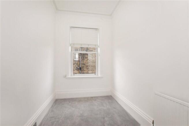 3 bed Apartment to rent Image 7