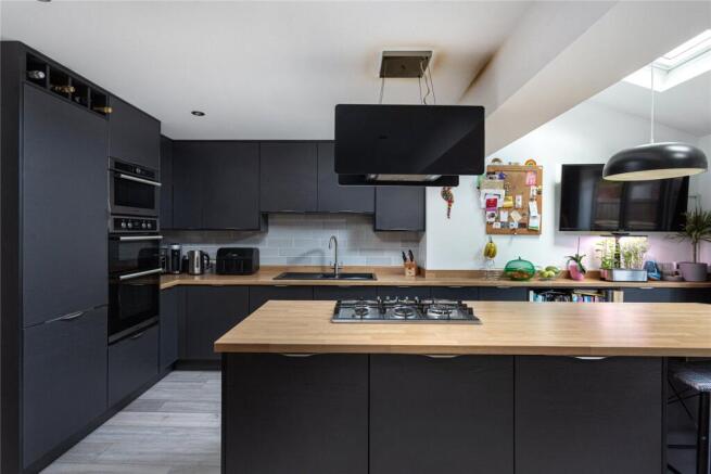 5 bed Terraced for sale Image 6