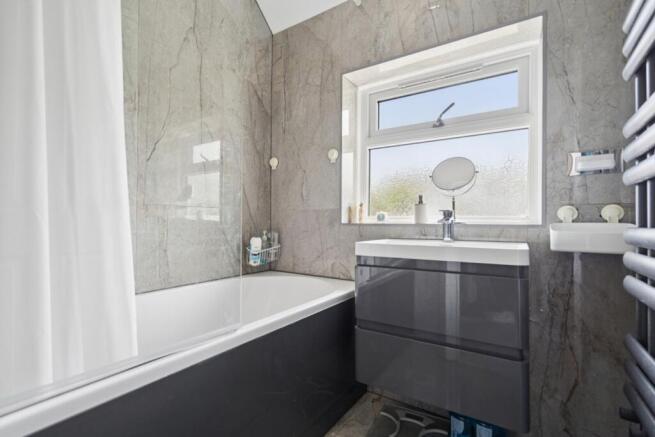 Hayling Road, South Oxhey, WD19 photo 4