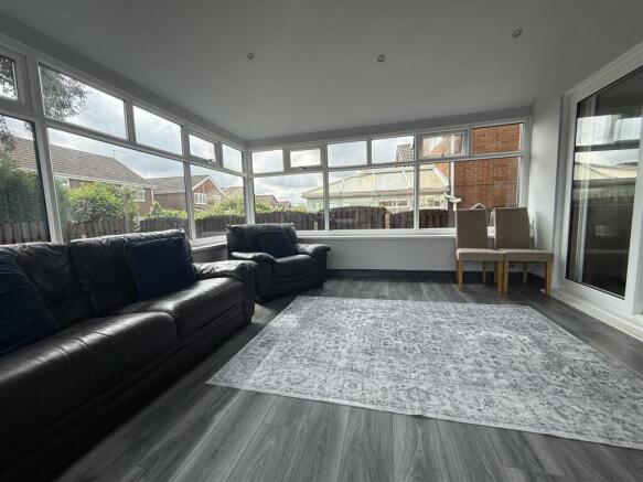 4 bed Detached for sale Image 4