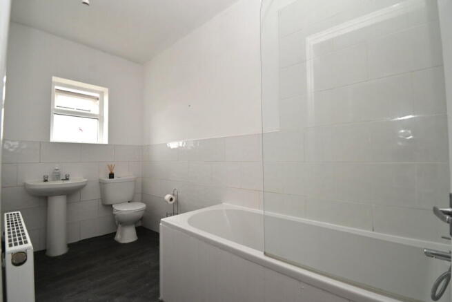 3 bed Terraced for sale Image 11
