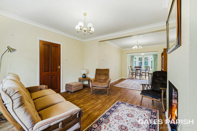 Winchester Avenue, Upminster, RM14 photo 3