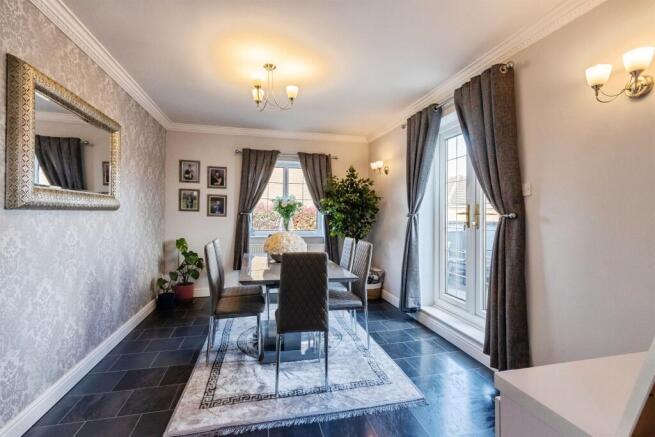 4 bed Detached for sale Image 7