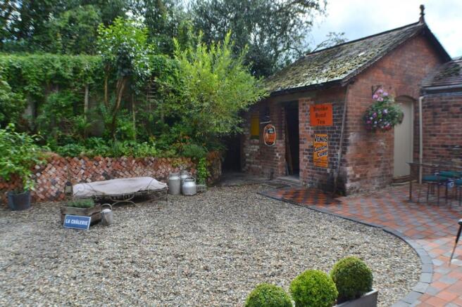 Courtyard Garden