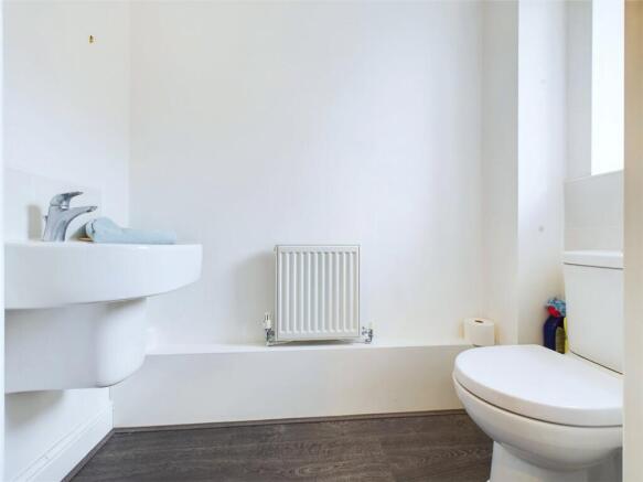 3 bed Semi-Detached for sale Image 8