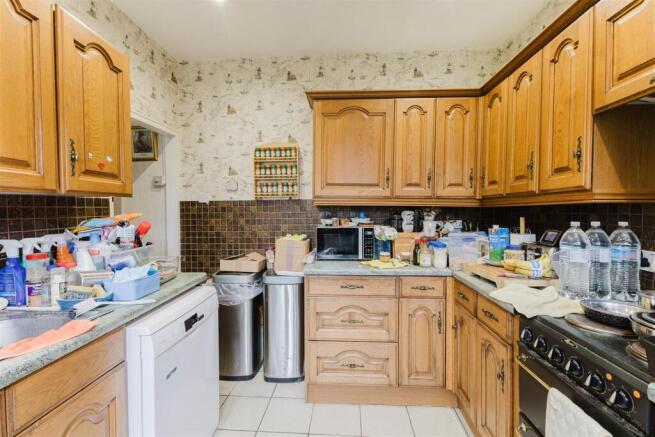 Kitchen 2.jpg