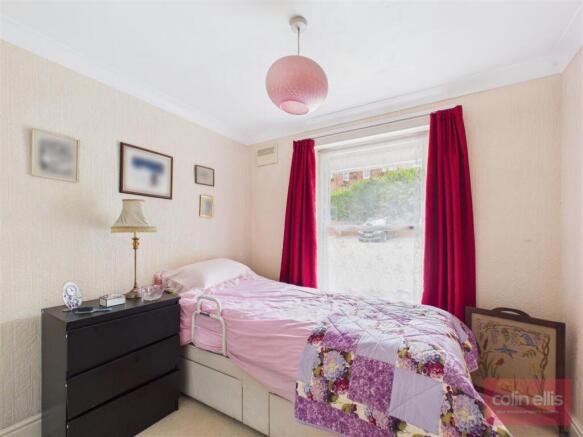 2 bed Ground Flat for sale Image 10