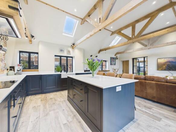 3 bed Barn Conversion for sale Image 4