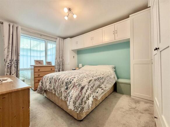 2 bed Semi-Detached Bungalow for sale Image 11
