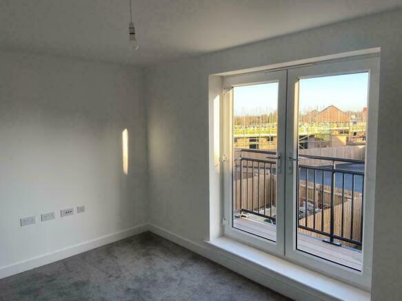 4 bed Town House to rent Image 11
