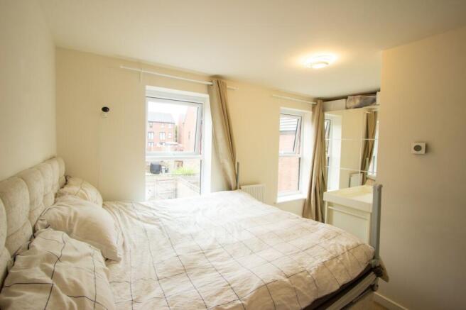 4 bed Terraced to rent Image 12