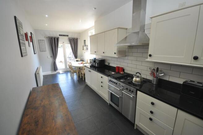 3 bed Semi-Detached for sale Image 6