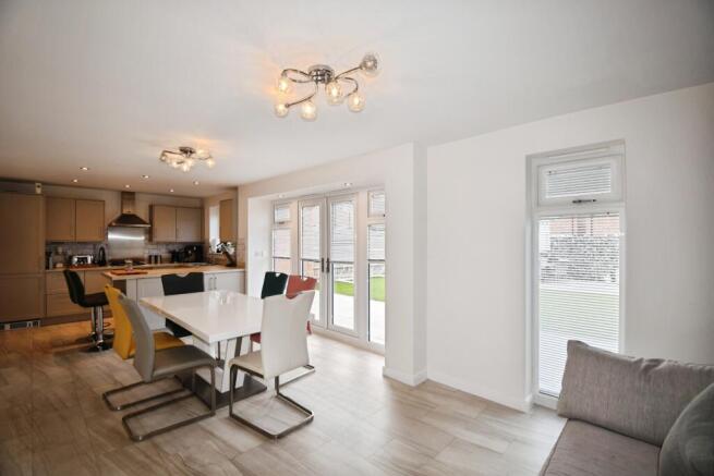 4 bed Detached for sale Image 6