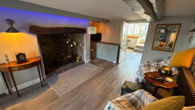 Lounge (View 2)