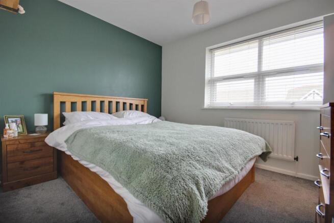 3 bed House for sale Image 8