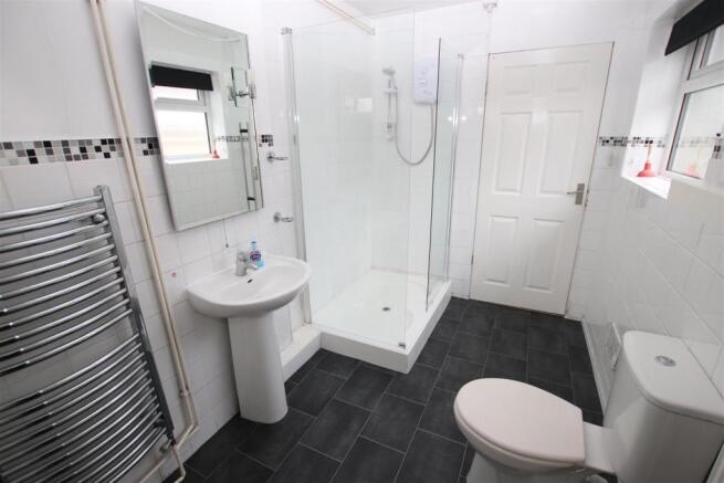 FOUR PIECE BATHROOM