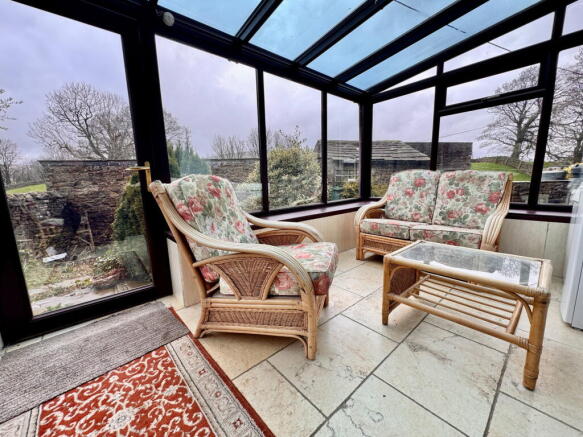 4 bed Detached for sale Image 8